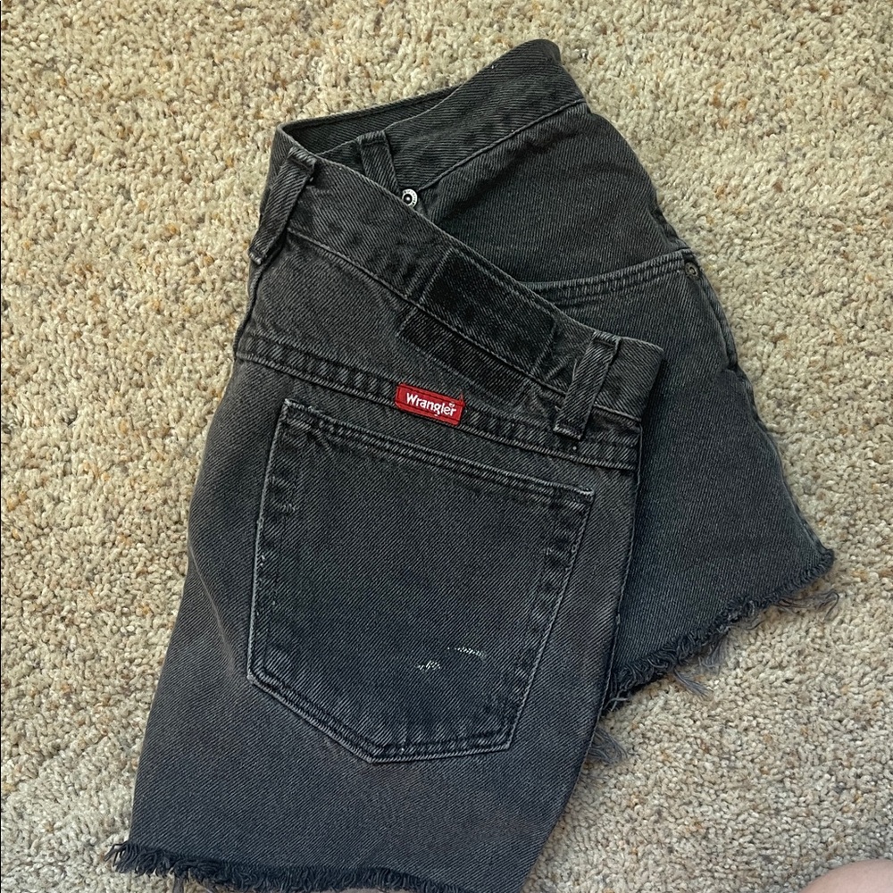 Wrangler Vintage Black Jean cut off Shorts - Picture 5 of 6